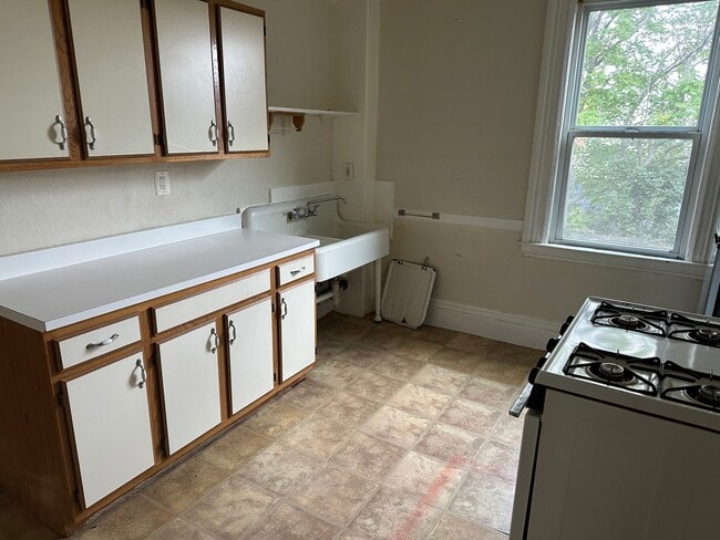 51 Delle Ave, Unit 1