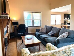 992 Dwight Eisenhower Way in Clarksville, TN - Building Photo - Building Photo
