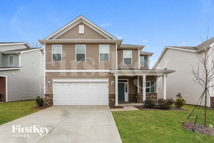 8204 Williams Farm Dr in Charlotte, NC - Building Photo
