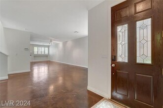 9420 San Laguna in Las Vegas, NV - Building Photo - Building Photo