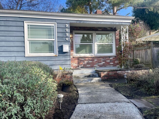 3026 12th Ave W in Seattle, WA - Building Photo - Building Photo