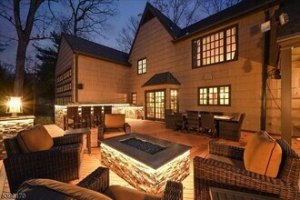 545 Johnston Dr in Watchung, NJ - Building Photo - Building Photo