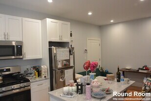 6 Islington St, Unit 8 in Boston, MA - Building Photo