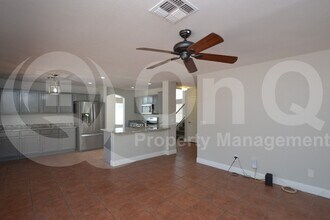 487 W Calle Monte Vista in Tempe, AZ - Building Photo - Building Photo