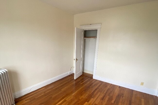 1152 Commonwealth Ave, Unit 10 in Brookline, MA - Building Photo - Building Photo