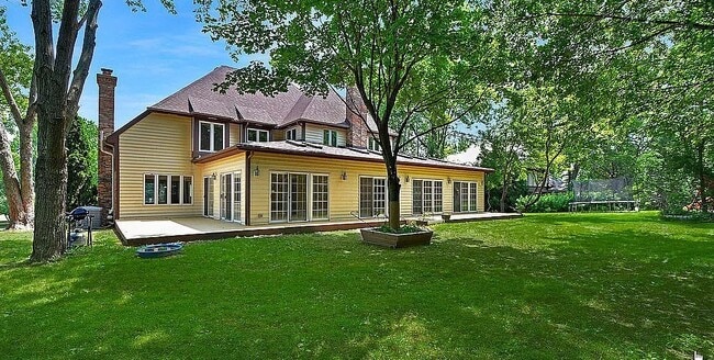 property at 29 Seneca Ave E