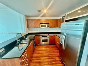 3131 NE 188th St, Unit 2-1213 in Aventura, FL - Building Photo - Building Photo