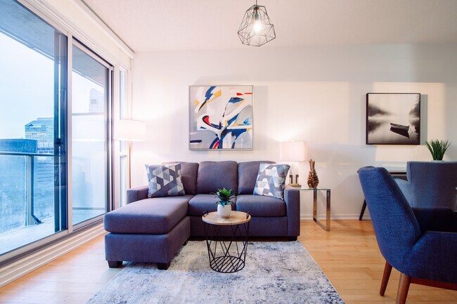 55-65 Bremner Blvd in Toronto, ON - Building Photo - Building Photo