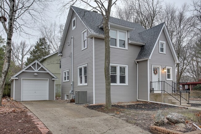 property at 202 W Florida Ave