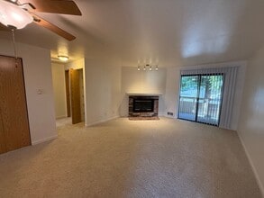 Jackson Greens in Seattle, WA - Foto de edificio - Interior Photo