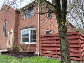 3 Windsor Ct in Reading, PA - Building Photo - Building Photo