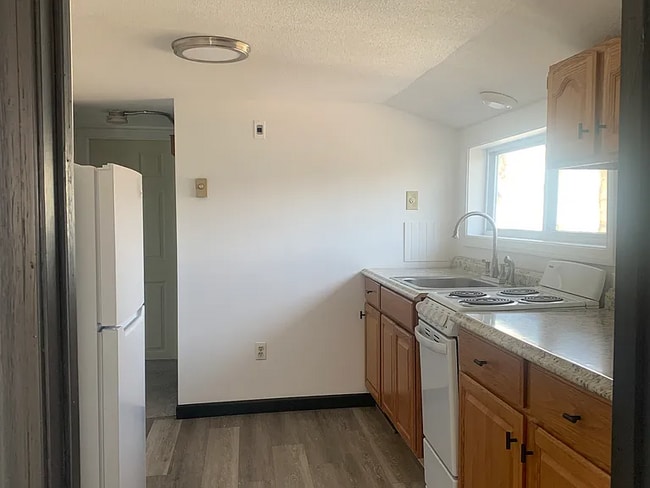 5 Leonard Ave, Unit 2 in Westfield, MA - Building Photo - Building Photo