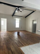 402 S Pearl St in Trenton, TX - Foto de edificio - Building Photo