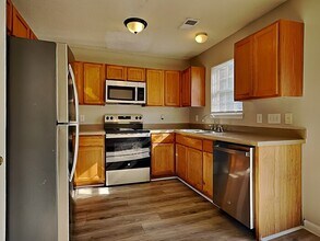 3428 Ann Franklin Ct, Unit 602 in Charlotte, NC - Foto de edificio - Building Photo