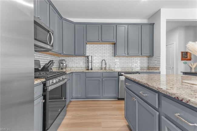 608 Rhema Rd in Virginia Beach, VA - Building Photo - Building Photo