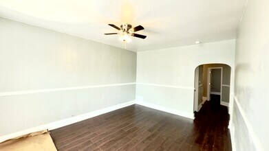 8420 S Manistee Ave in Chicago, IL - Building Photo - Building Photo