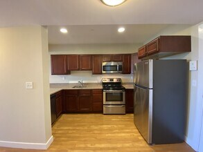 20 Pond St in Braintree, MA - Building Photo - Building Photo
