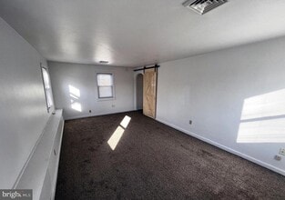 302 E Howard St in Stowe, PA - Building Photo - Building Photo