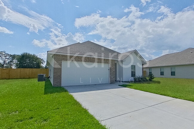 118 Rainfall Ln in Carencro, LA - Building Photo - Building Photo