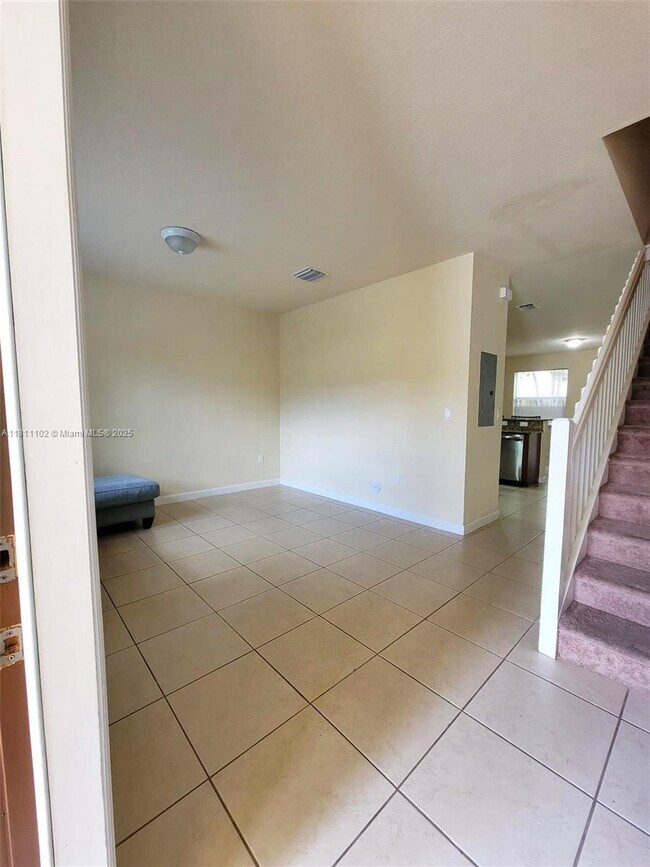 9031 SW 227th St in Cutler Bay, FL - Building Photo - Building Photo