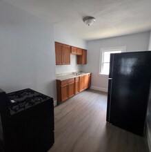 3294 E 146th St in Cleveland, OH - Building Photo - Building Photo