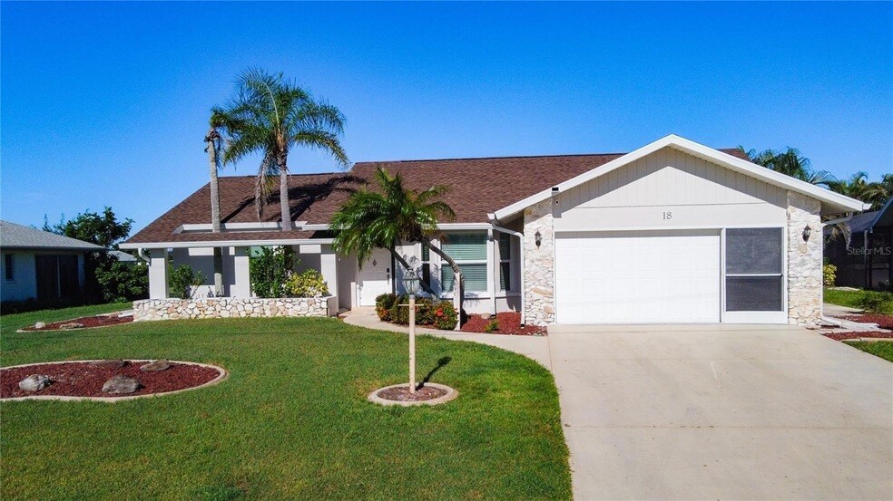 18 Bunker Pl in Rotonda West, FL - Building Photo
