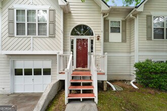 1510 Twin Manor Dr in Loganville, GA - Building Photo - Building Photo