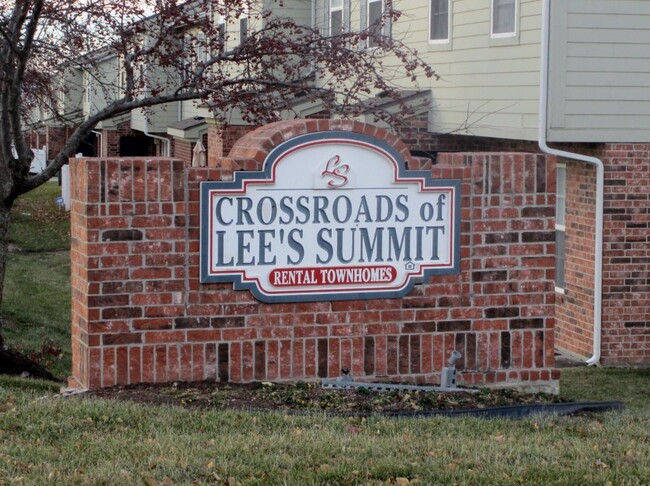 Crossroads of Lee's Summit in Lee's Summit, MO - Building Photo - Building Photo