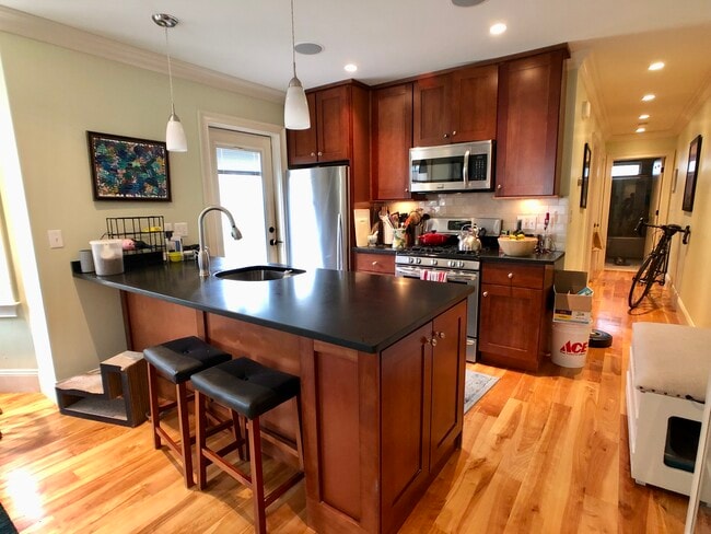 property at 31 Jamaica St