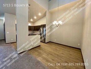 5713 S Bounty Pl in Sioux Falls, SD - Building Photo - Building Photo