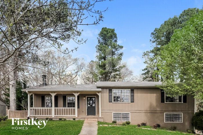 3762 Cambridge Dr SW in Marietta, GA - Building Photo