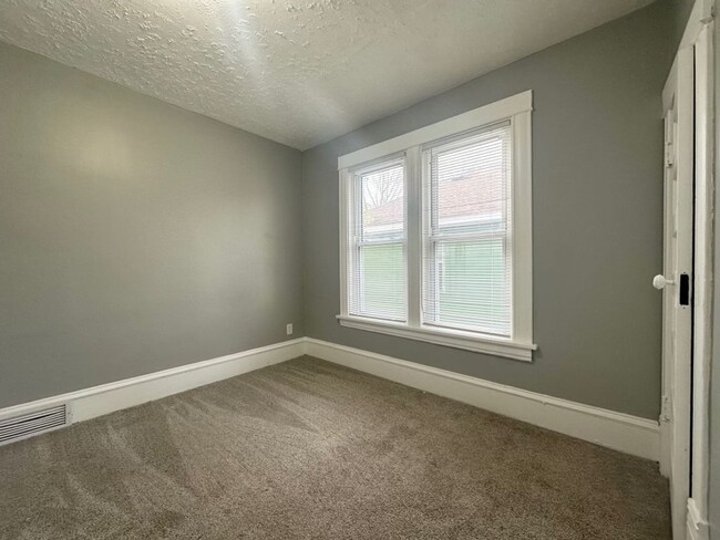 property at 1336 N Morgan Ave