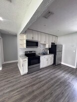 6760 Park St in Hollywood, FL - Building Photo