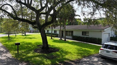 7340 SW 105th Terrace in Miami, FL - Foto de edificio - Building Photo