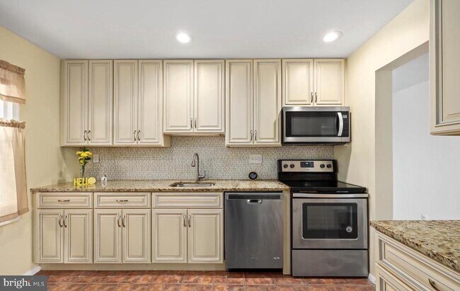 2913 Wetherburn Ct in Woodbridge, VA - Building Photo - Building Photo