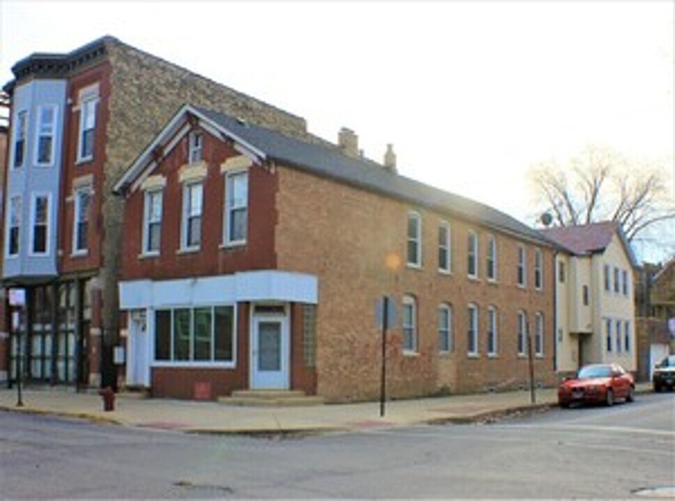 1639 W Haddon Ave in Chicago, IL - Building Photo