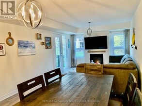 4 Cove Ct in Collingwood, ON - Building Photo - Building Photo