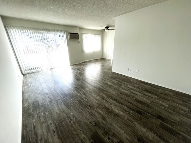 11771 National Blvd in Los Angeles, CA - Foto de edificio - Building Photo