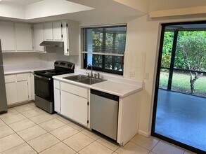 10022 8th St N in Naples, FL - Building Photo - Building Photo