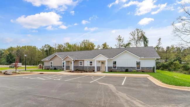 201 Beacon Ave in Morganton, NC - Foto de edificio - Building Photo