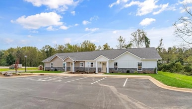 201 Beacon Ave in Morganton, NC - Building Photo - Building Photo