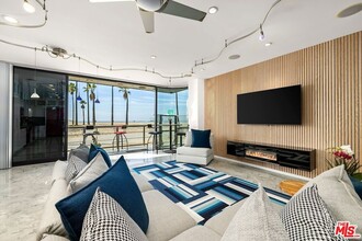 3007 Ocean Front Walk in Los Angeles, CA - Building Photo - Building Photo