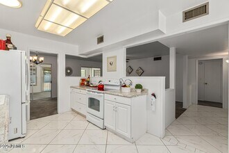 15602 N 105th Dr in Sun City, AZ - Building Photo - Building Photo