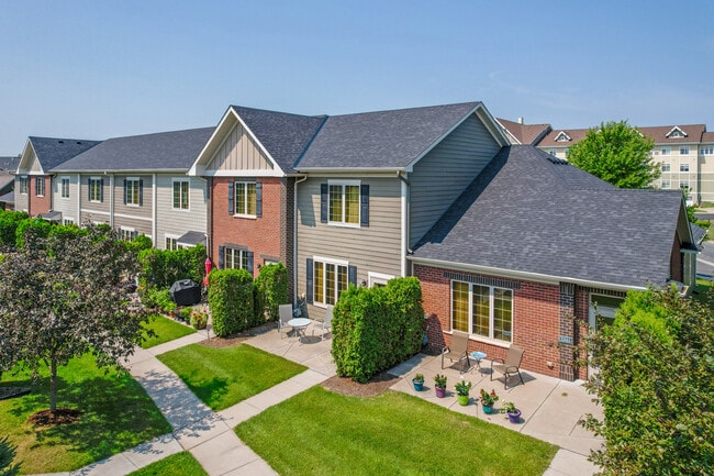 North Bay at the Lakes in Blaine, MN - Foto de edificio - Building Photo
