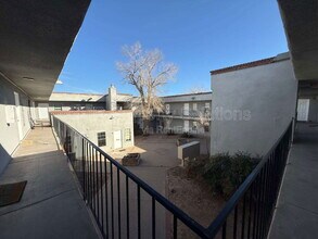 401 14th St NW in Albuquerque, NM - Foto de edificio - Building Photo