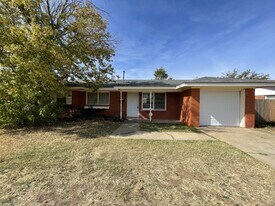 606 Bangor Ave in Lubbock, TX - Building Photo