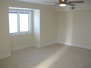 83 Market St, Unit 83B in Park Ridge, NJ - Foto de edificio - Building Photo