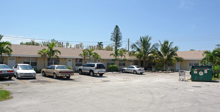 98 NE 36th Ct in Oakland Park, FL - Building Photo - Building Photo