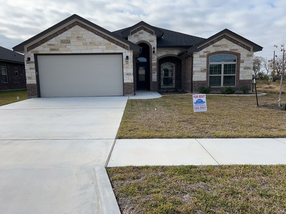 805 Dred Roger Circle in Killeen, TX - Building Photo