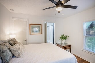 212 E Yell St in Livingston, TX - Building Photo - Building Photo